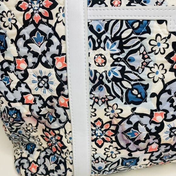 Vera Bradley Trimmed Quilted Lightweight Tote Lisbon Medallion Design (Stains) - Picture 9 of 10